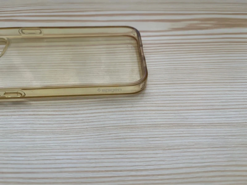Silikonový kryt na iPhone 13 Spigen - 3