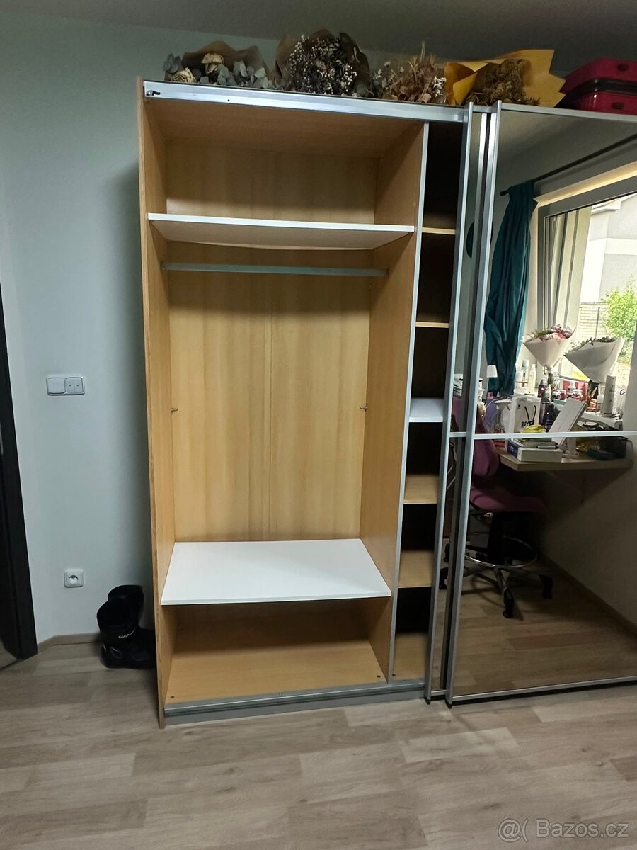 Šatní skříň - 3
