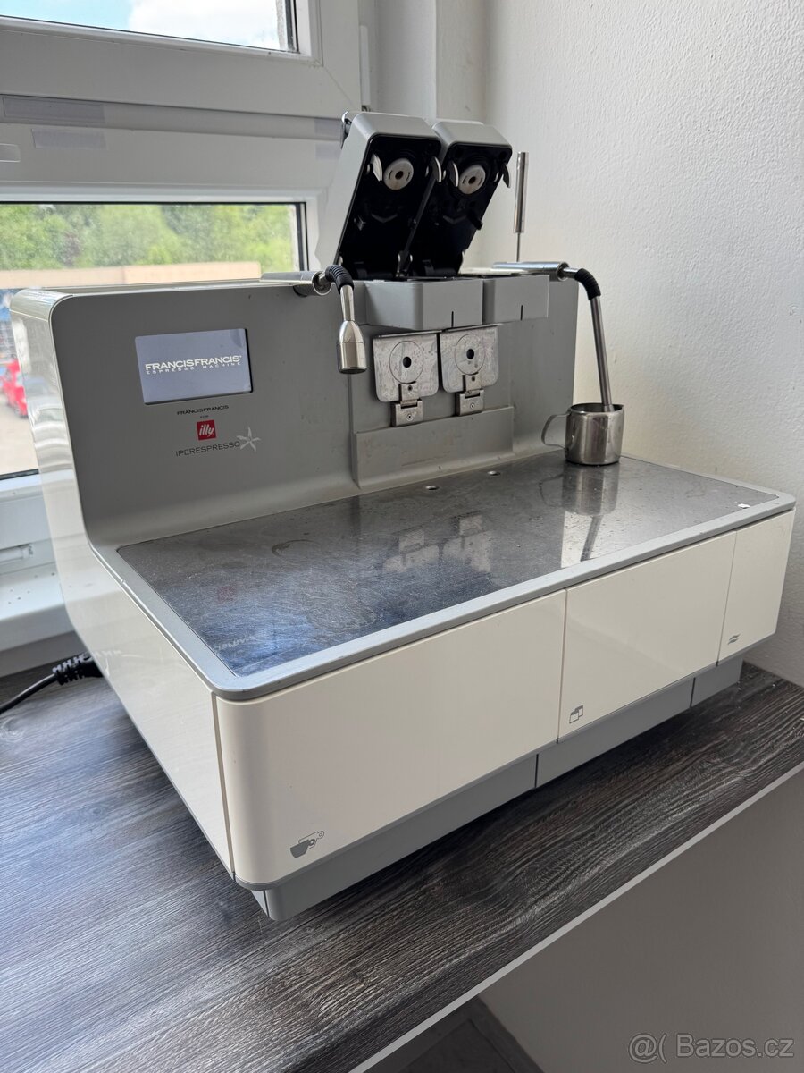 Kávovar illy - 3