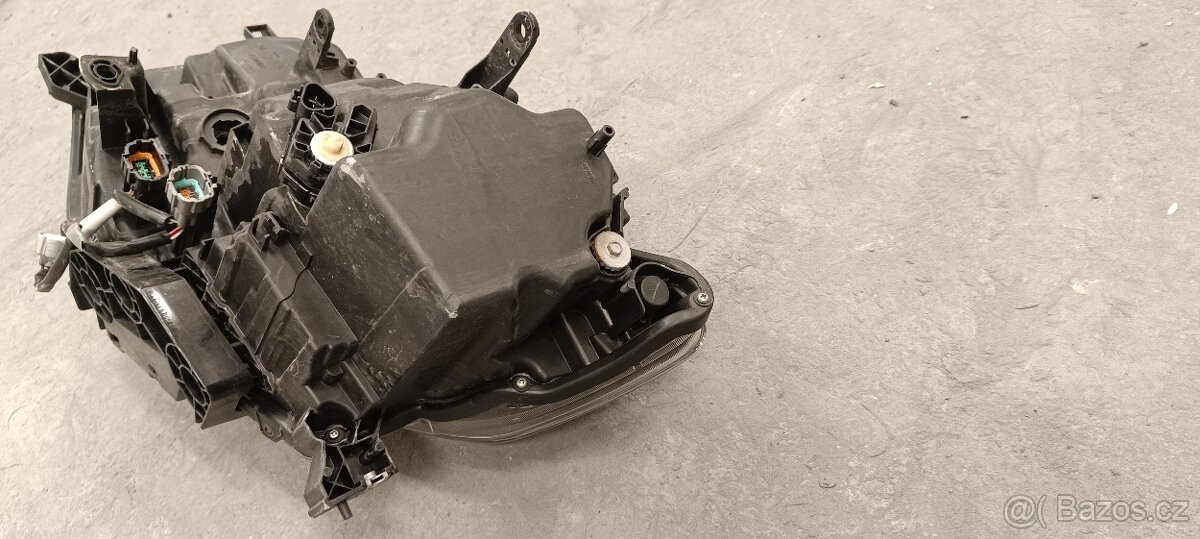 Prodám na NISSAN X-TRAIL T32 - 3