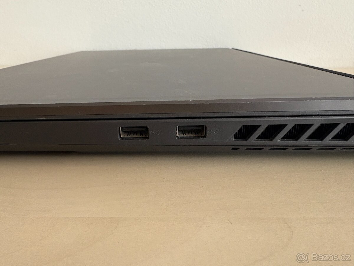 ASUS ROG Strix G18/RTX4060/i9-13980/1TB/RAM32GB/DDR5 - 3