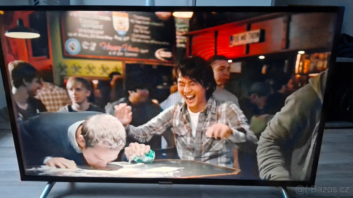 Smart Televize Thomson 102 cm - 3