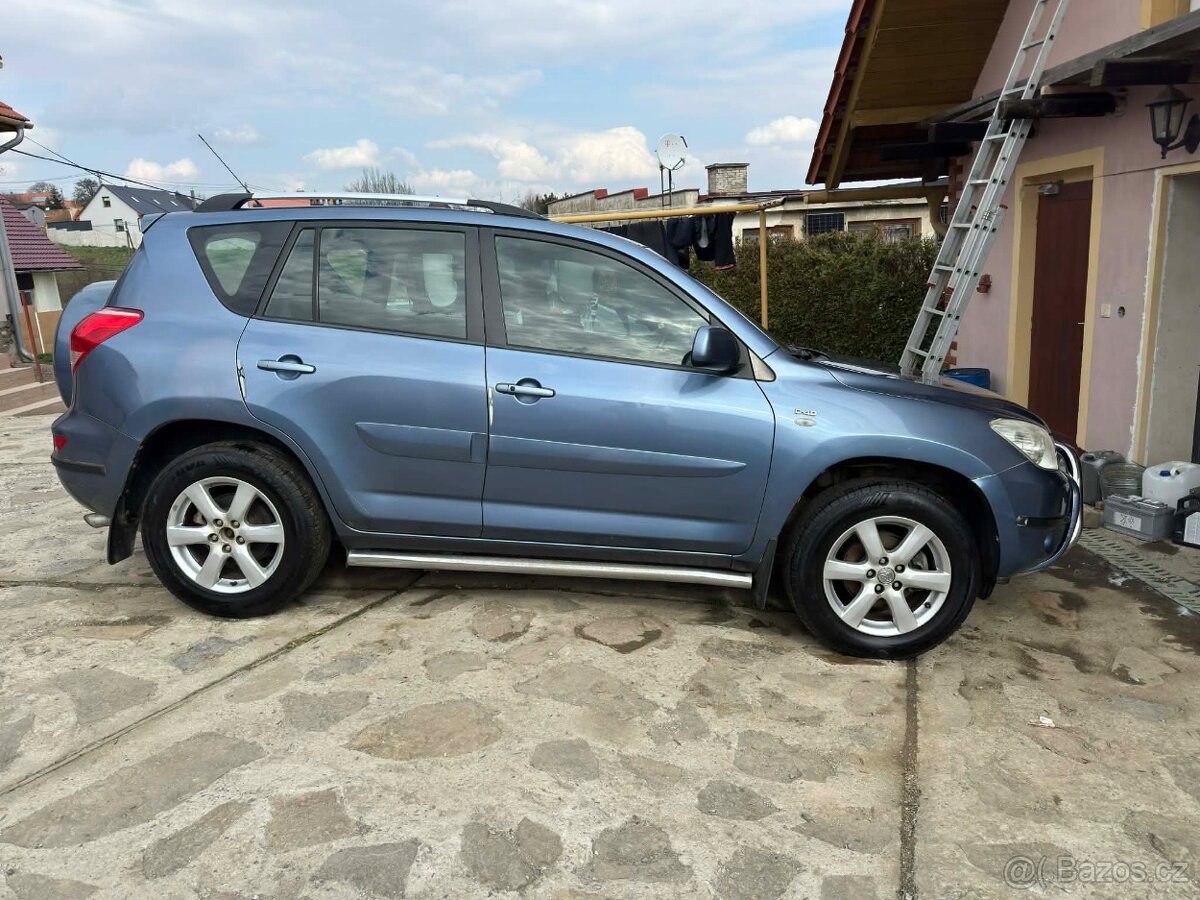Toyota RAV4 - 3