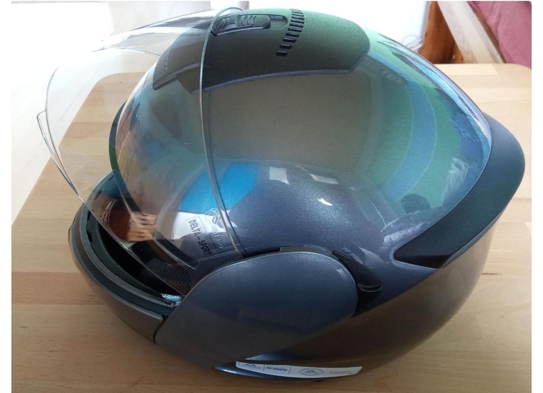 Motorkářská helma - 3