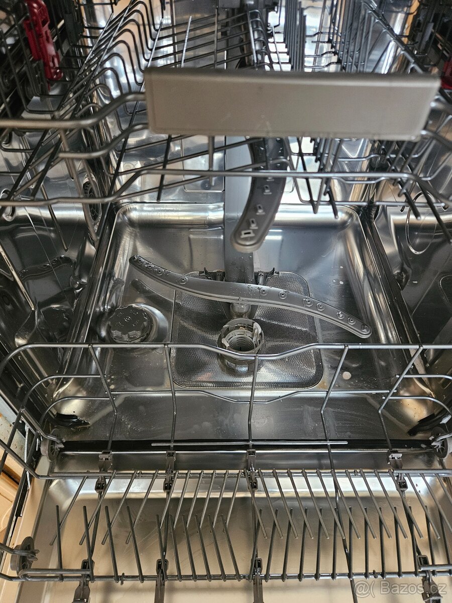 Myčka Whirlpool - 3