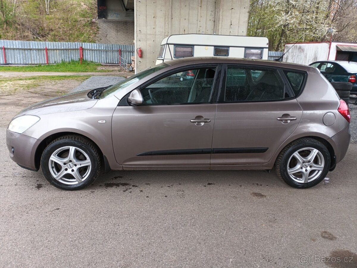 Kia Cee´d B5P21 - 3