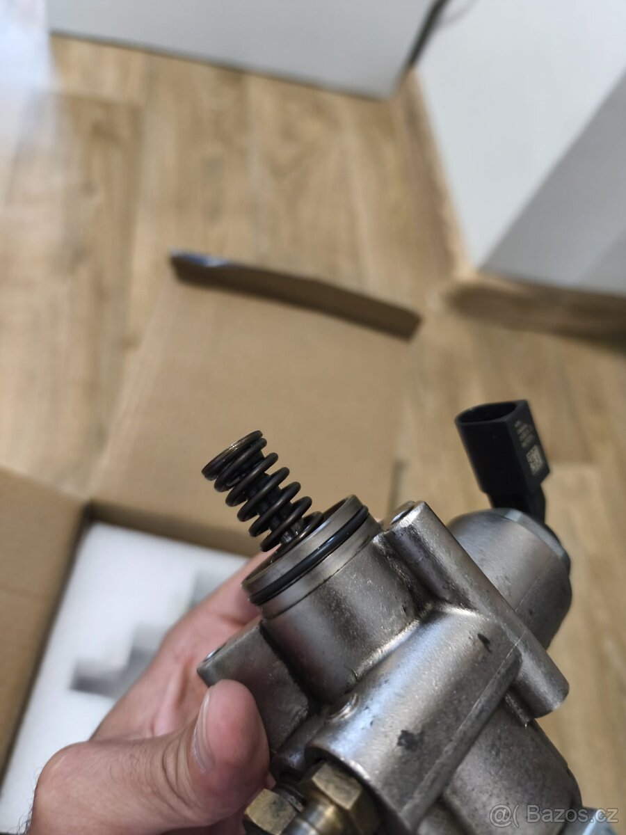 Čerpadlo originál Hitachi Octavia 2 - 3