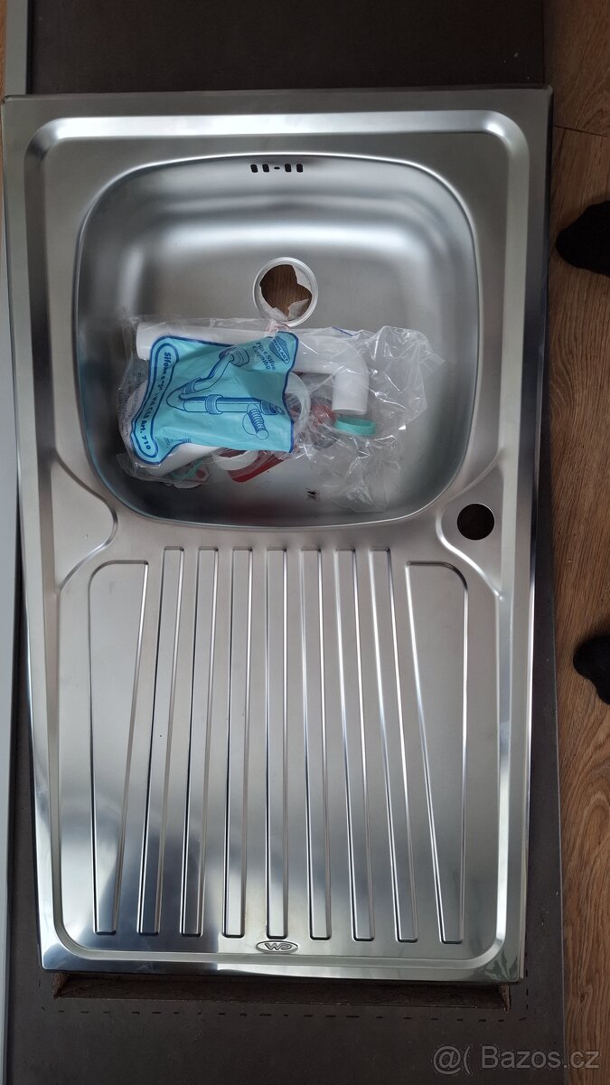 Trouba, plynový sporák, deska, dřez, myčka. - 3