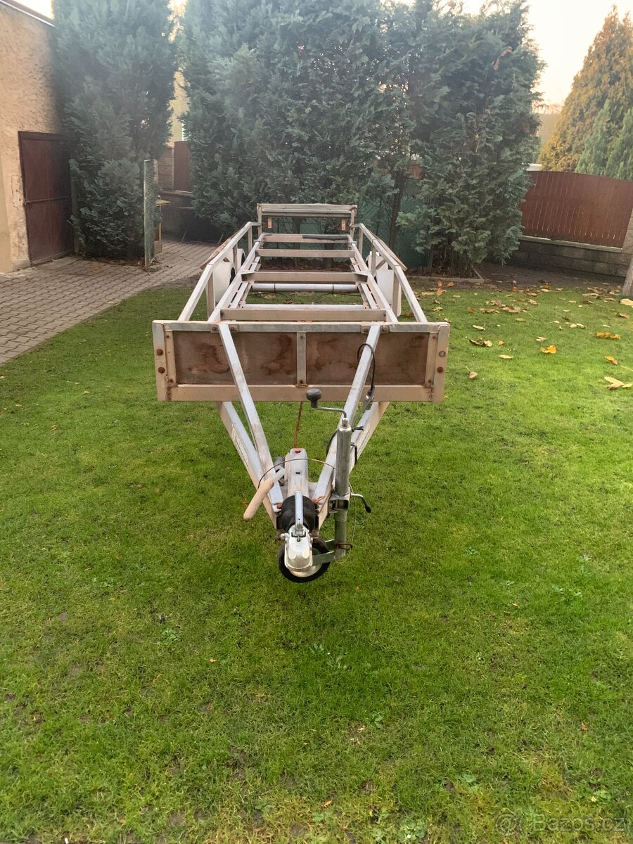 Přívěsný vozík bržděný - 3