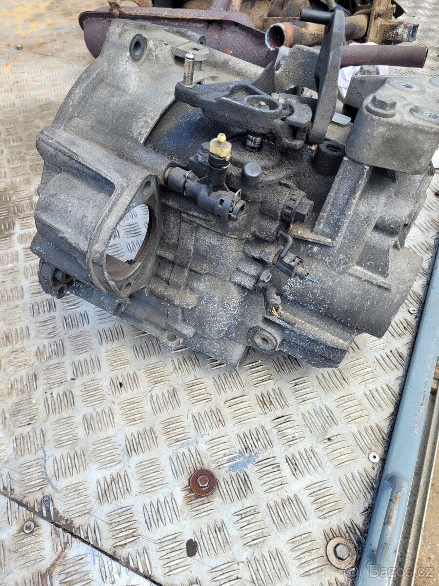 škoda Octavia 3,prevodovka, 2.0tdi,kod pfl - 3