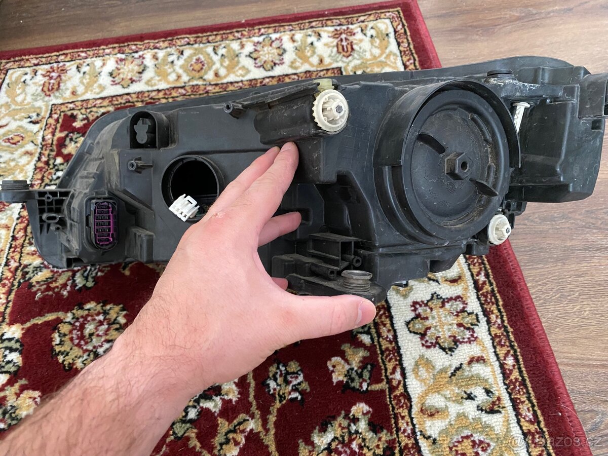 Přední pravé světlo Superb 3 - 3