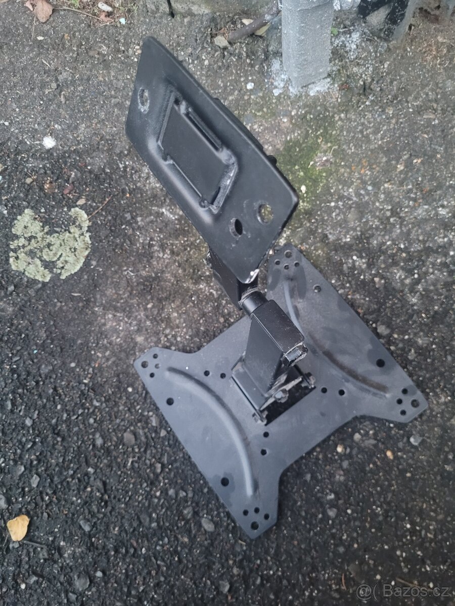 Držák k televizi univerzální - 3