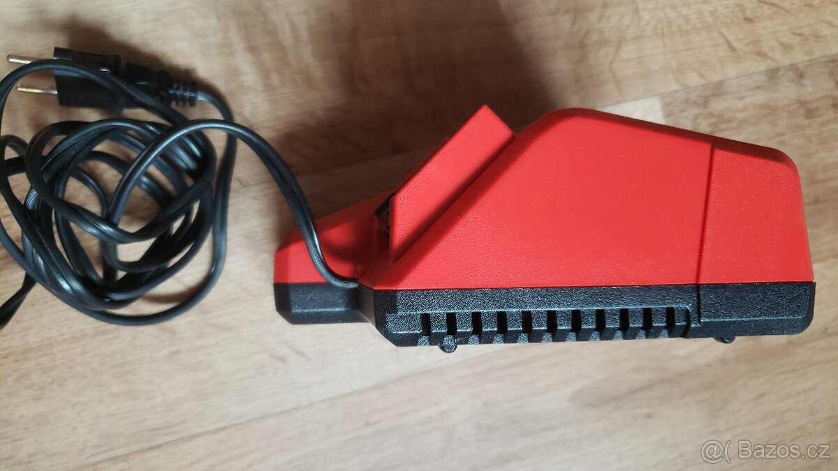 Milwaukee M18 nabijecka - 3