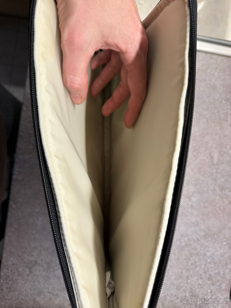 Case Logic Ibira 13,3" pouzdro - 3