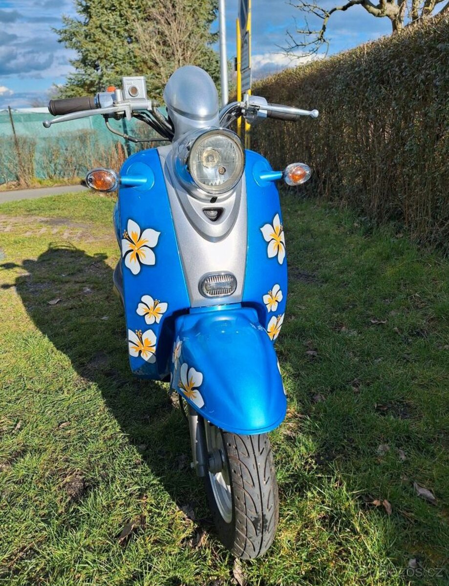 Prodám skútr 50 ccm styl vespa - 3