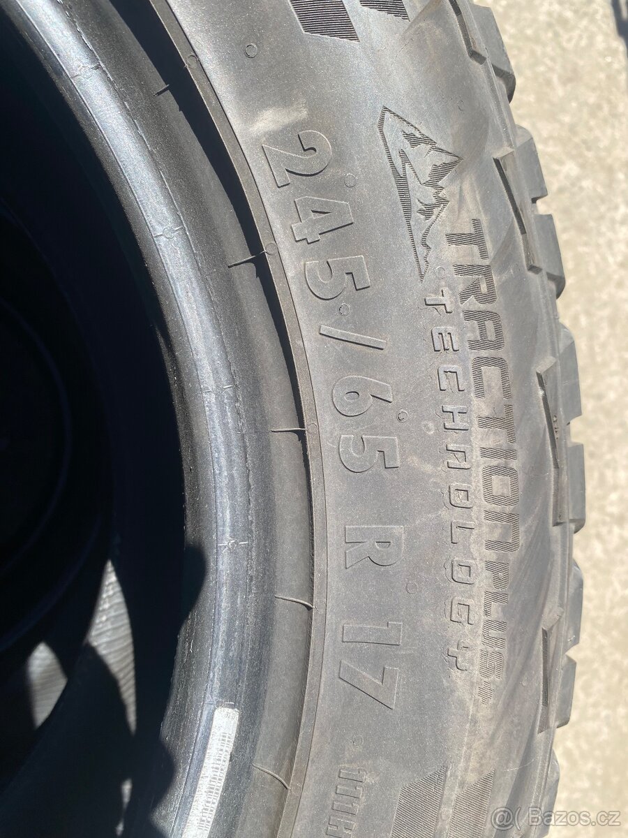 Pneu 245/65 R17 - 3