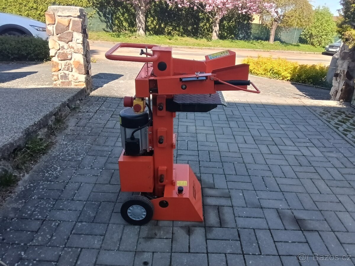 Štípačka dřeva - 3