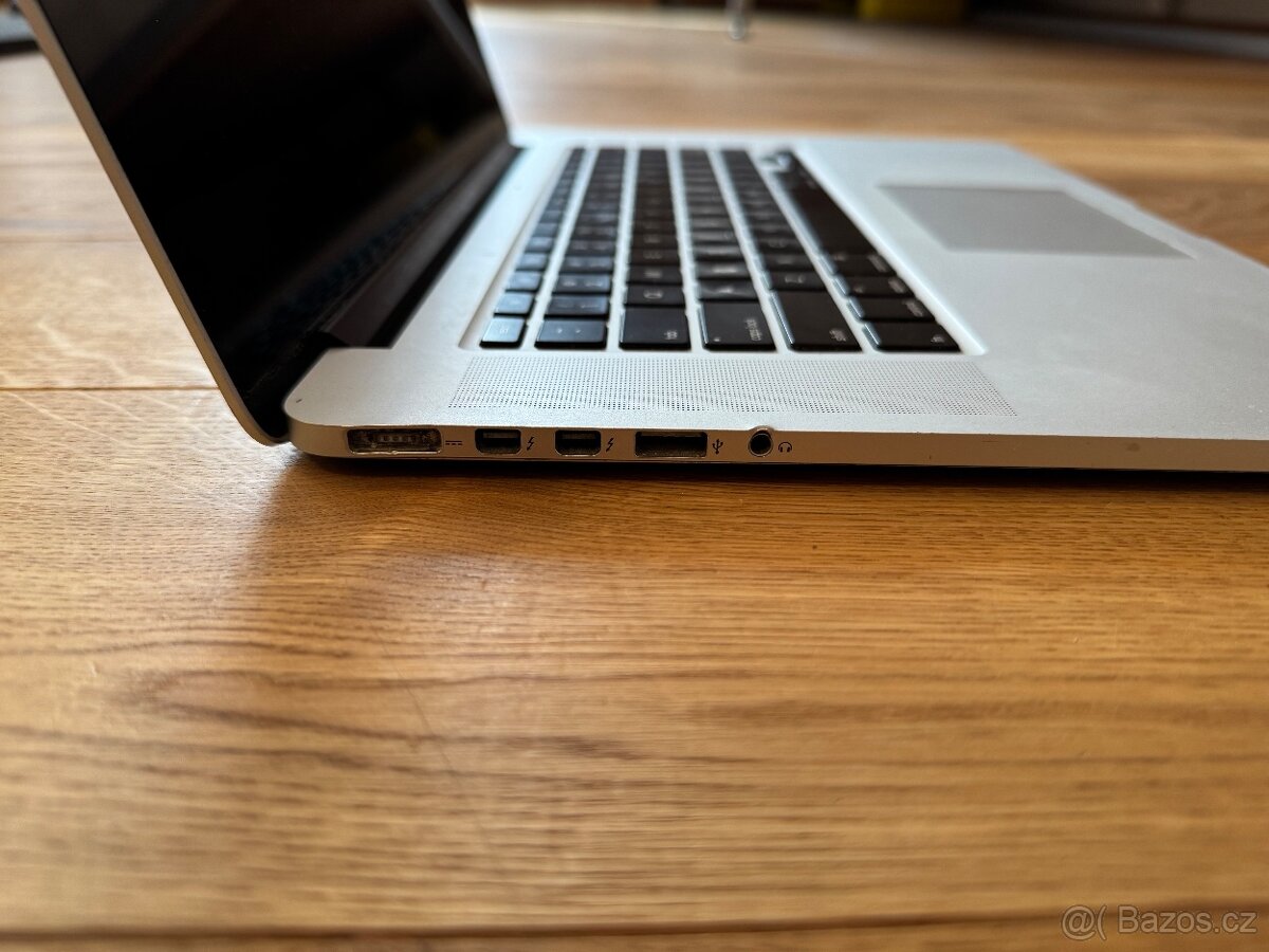 MacBook Pro - 3