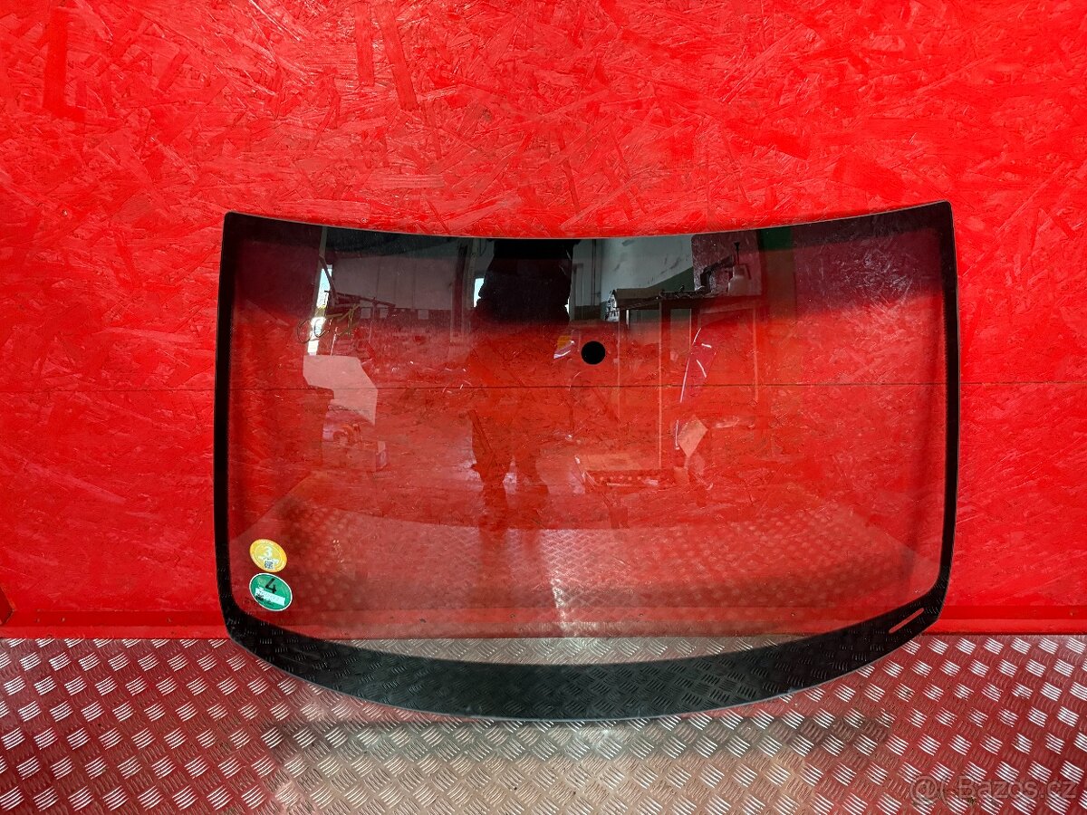 ČELNÍ OKNO ŠKODA OCTAVIA 2 - 3