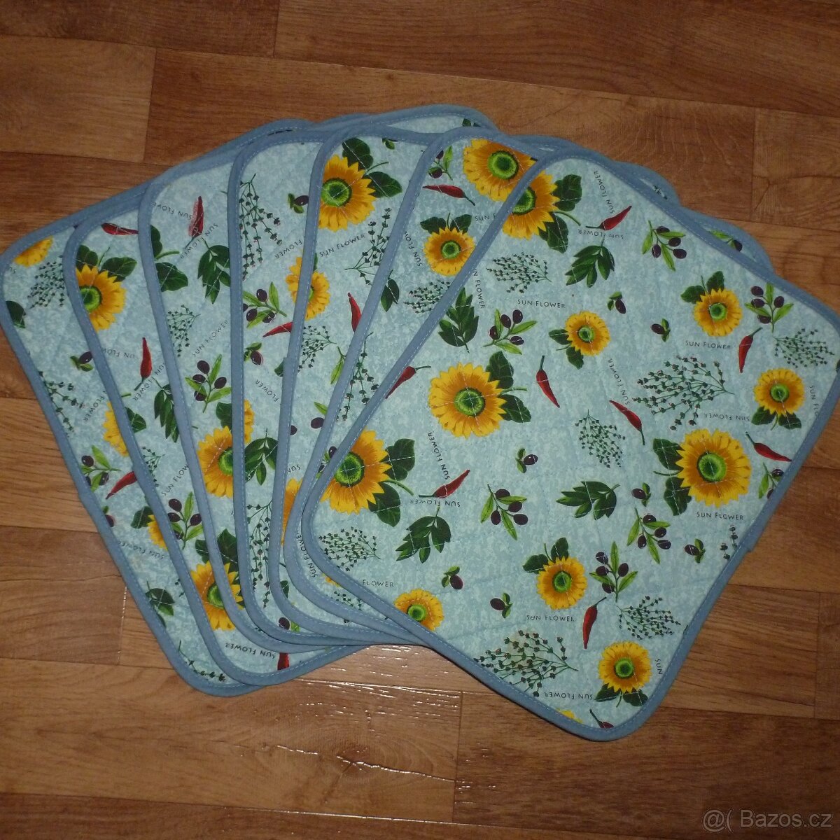 Látkové prošívané prostírání na jídelní stůl - 3