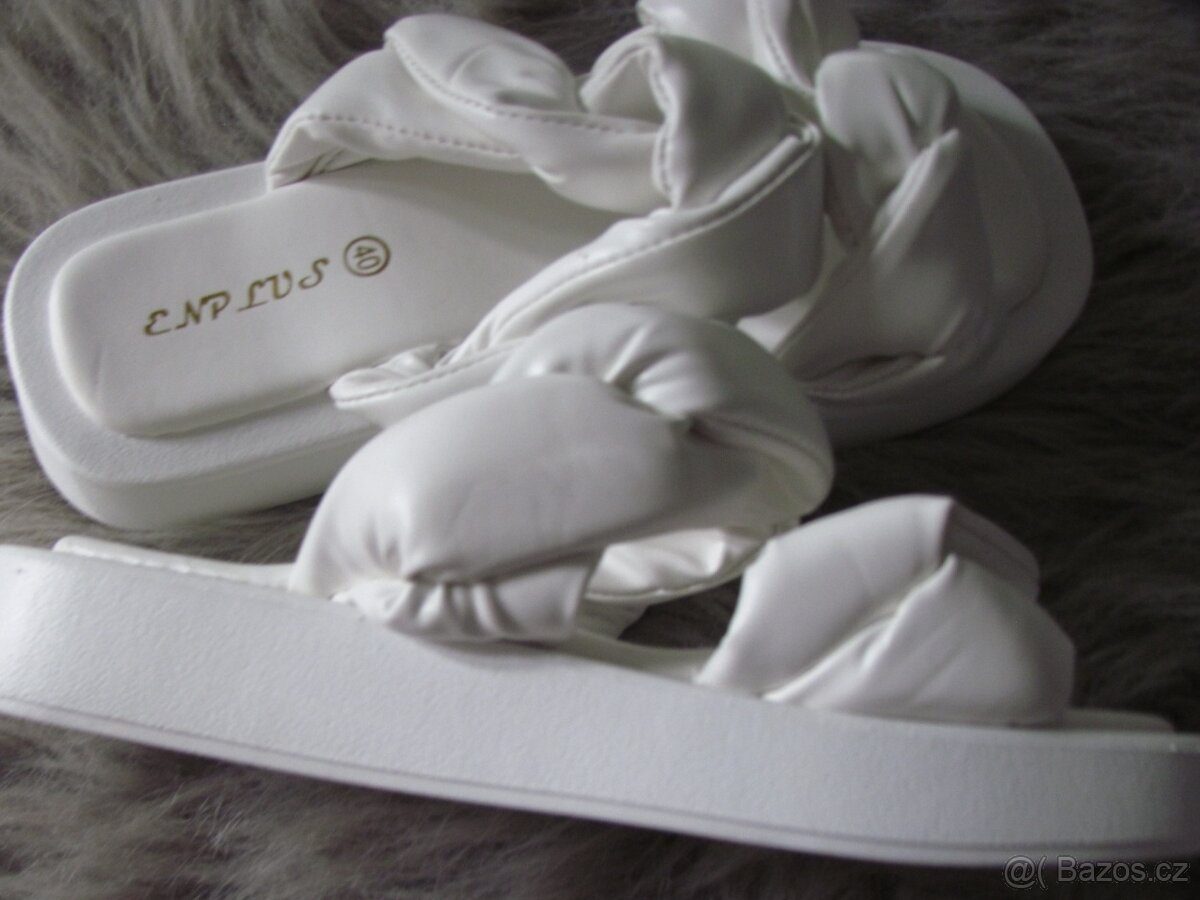 Bílé nazouváky,pantofle vel.40 - 3