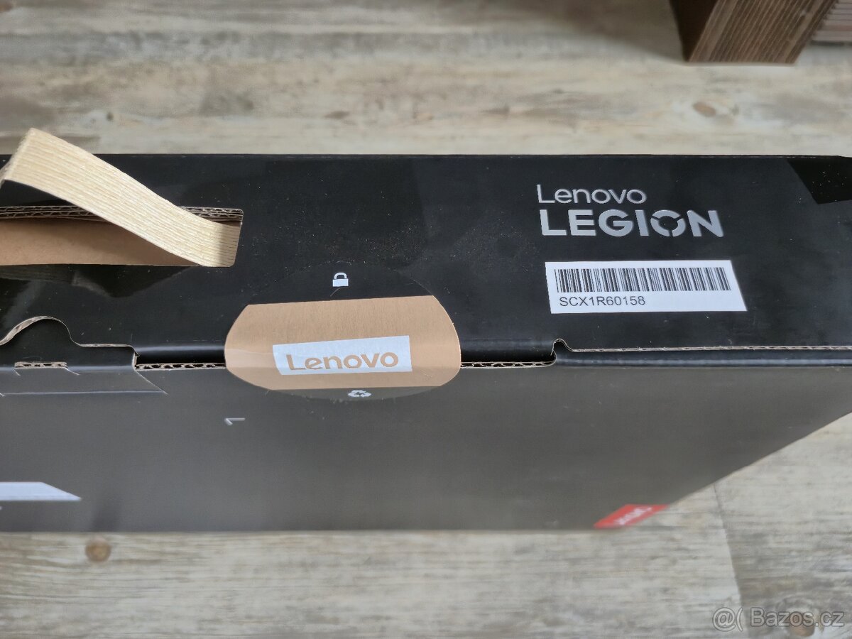 Lenovo Legion Pro 7 16IAX10H Eclipse Black kovový - 3