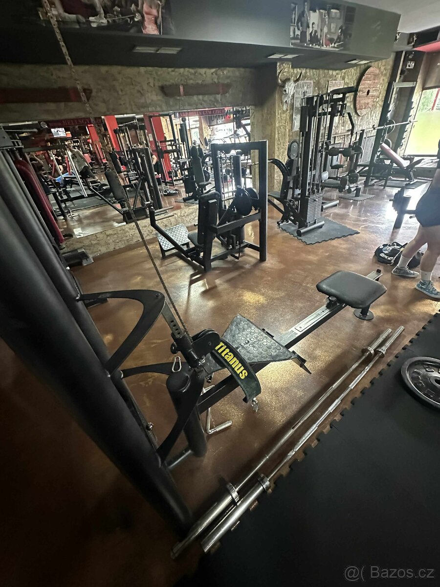 Cable Low Row – veslovací stroj na spodní kladce - 3