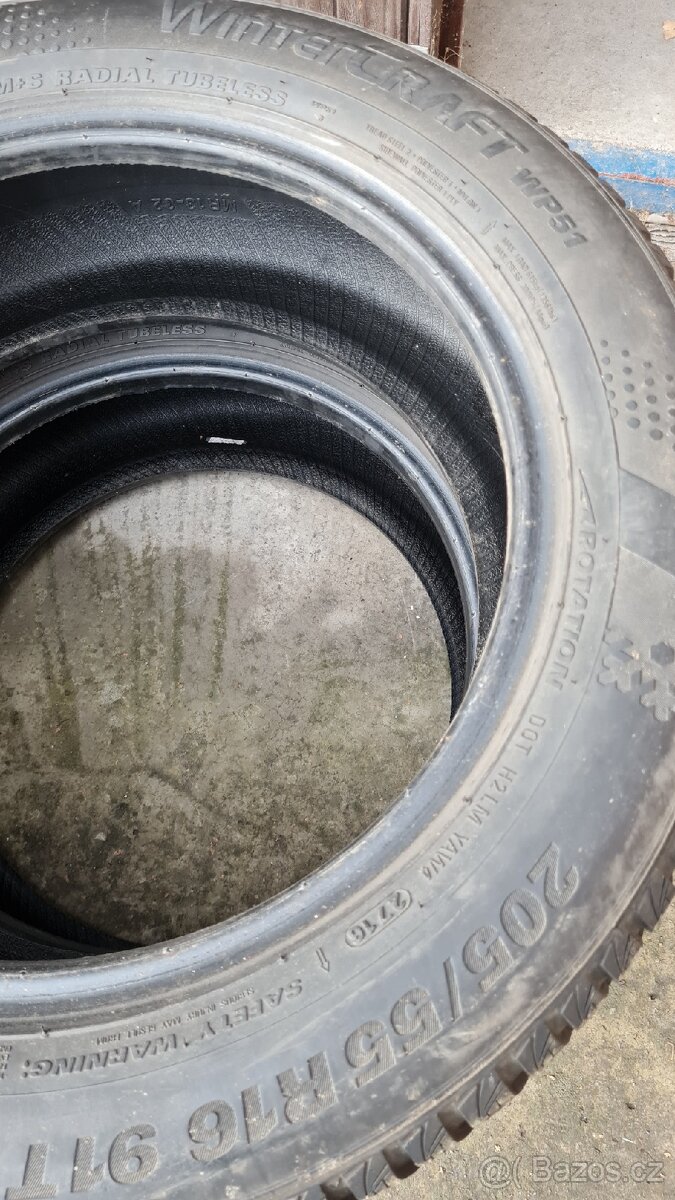 4x zimní pneu 205/55/16
Vzorek viz foto. Cena 200,-/ks. - 3