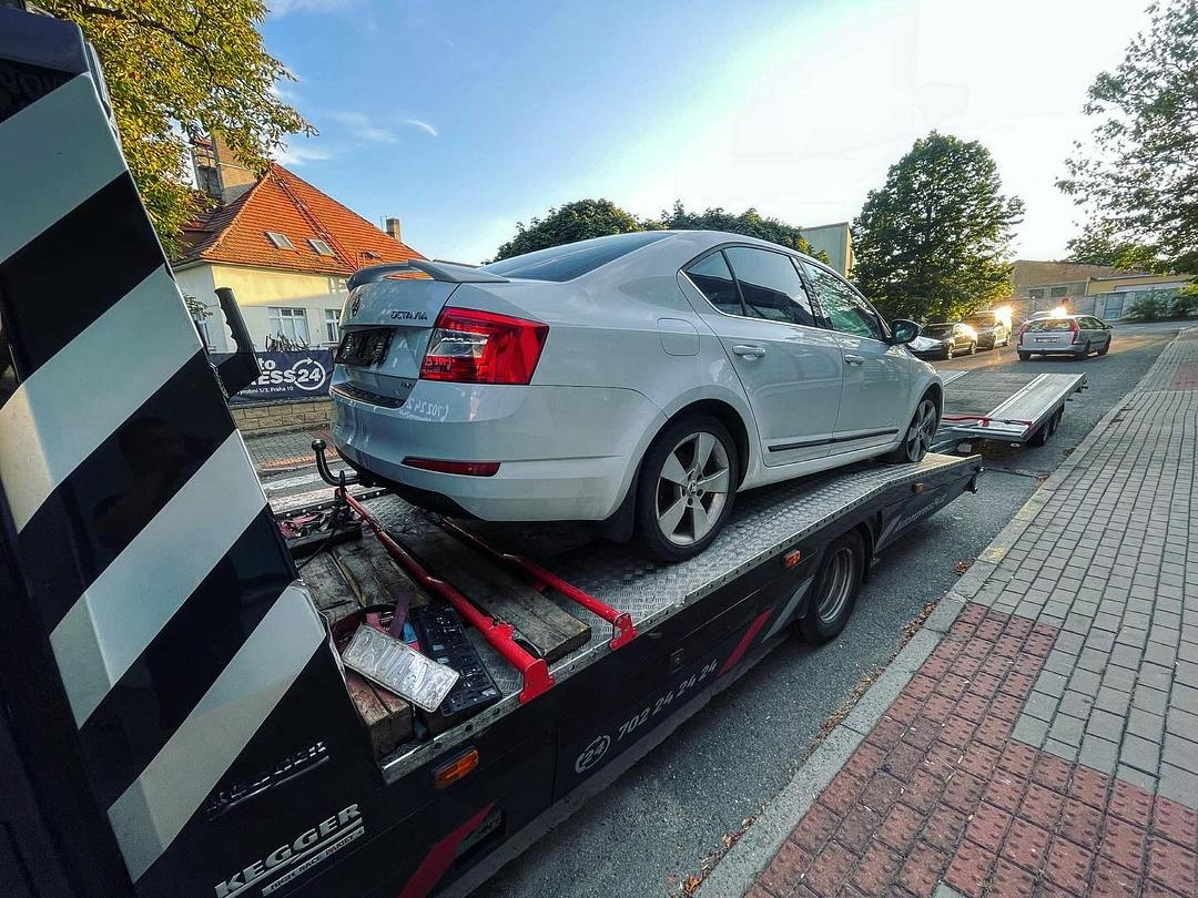 Vůz na náhradní díly Škoda Octavia 3 sedan 2016 CRM PGS LS9R - 3