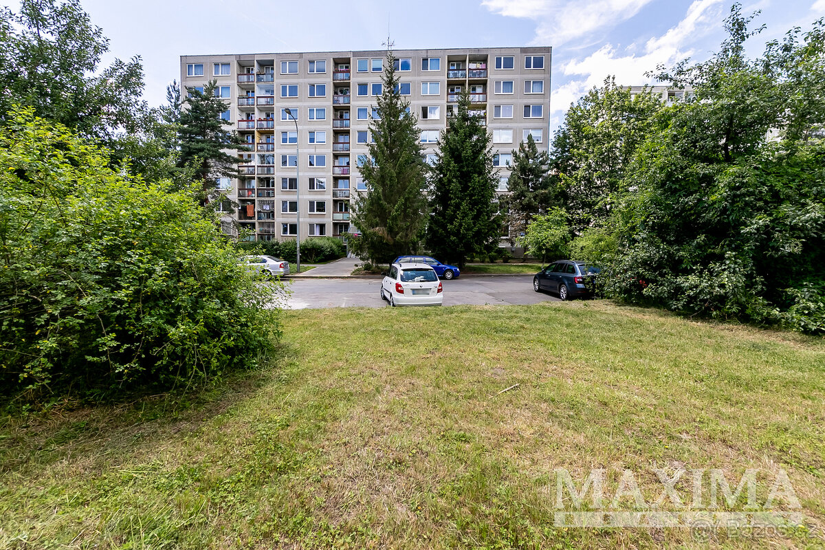 Pozemek o ploše 4183 m2 - Praha, Modřany - 3