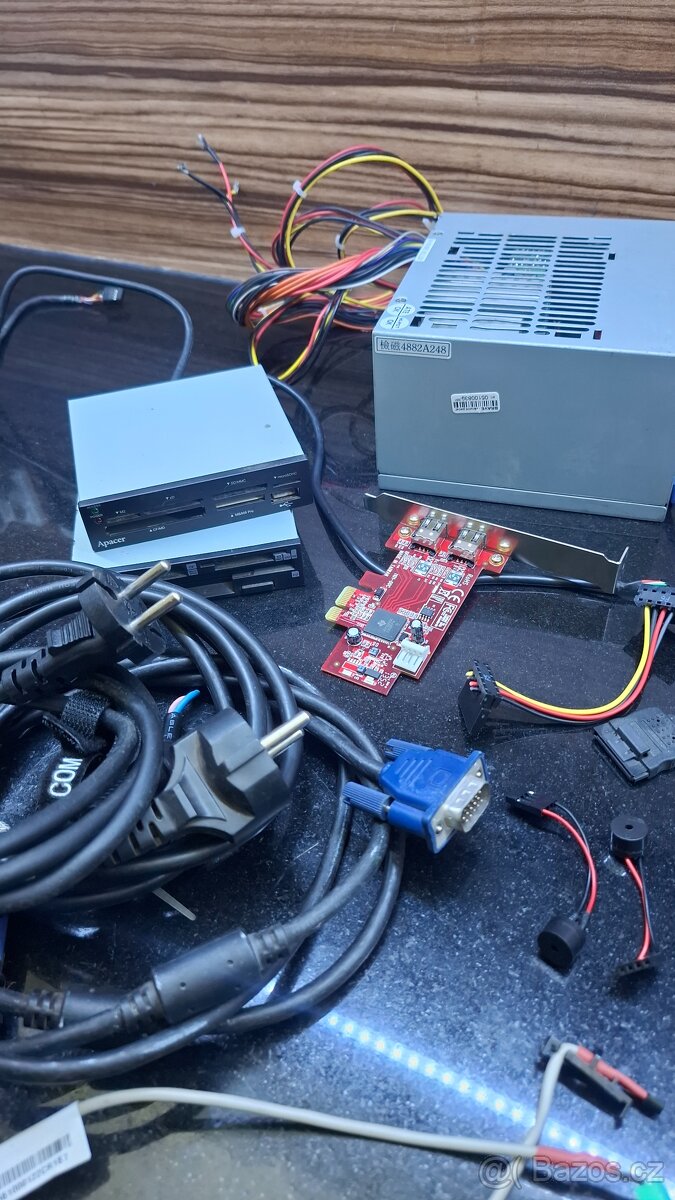 Pc mix dílu, redukce,zdroj,konektory,kabely - 3