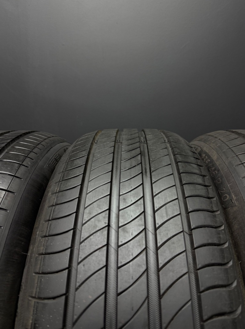 3ks pneu 235/45/20 MICHELIN - 3