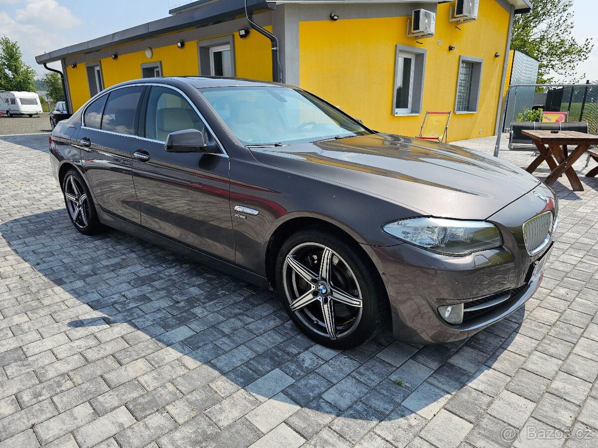 BMW Řada 5, 550I XDRIVE - 3