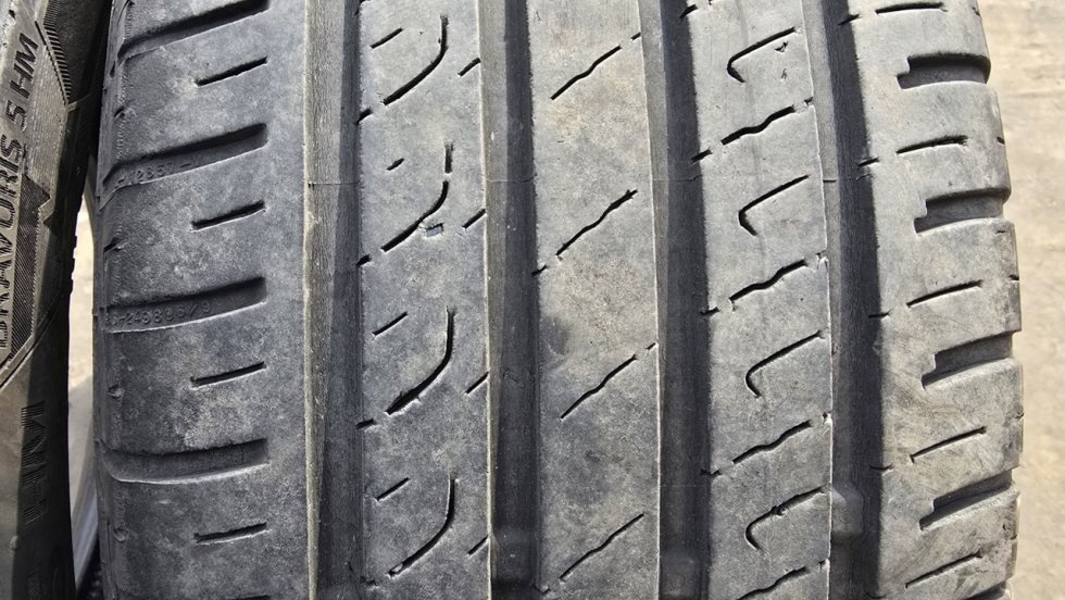 Letní pneu 215/60/16 Barum - 3