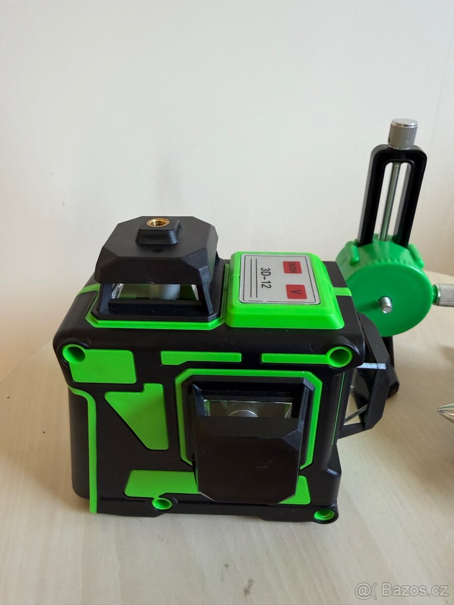 Křížový laser (1104) - 3