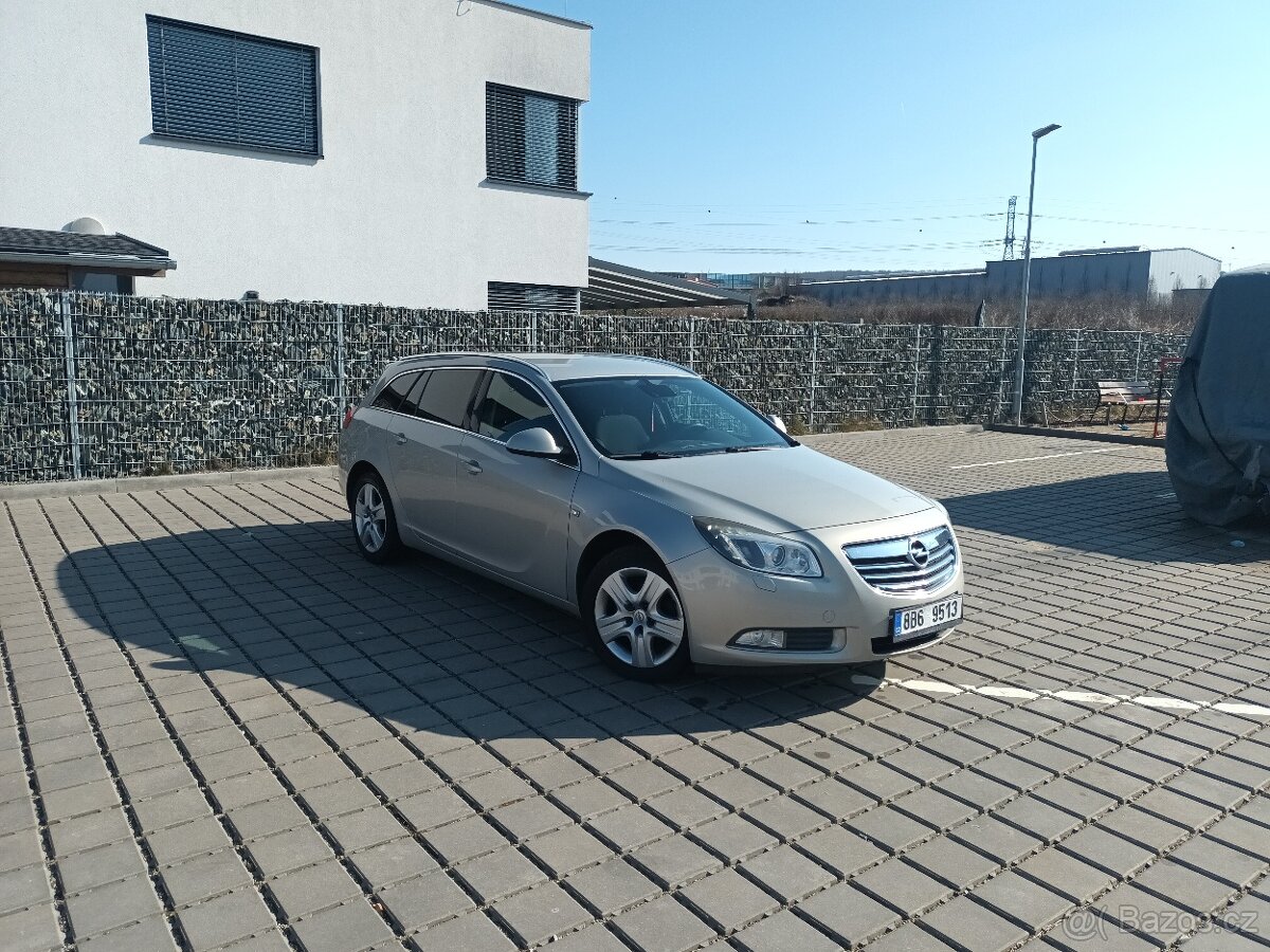 Insignia SportTourer 2.0D (96 kW), STK, servis - 3