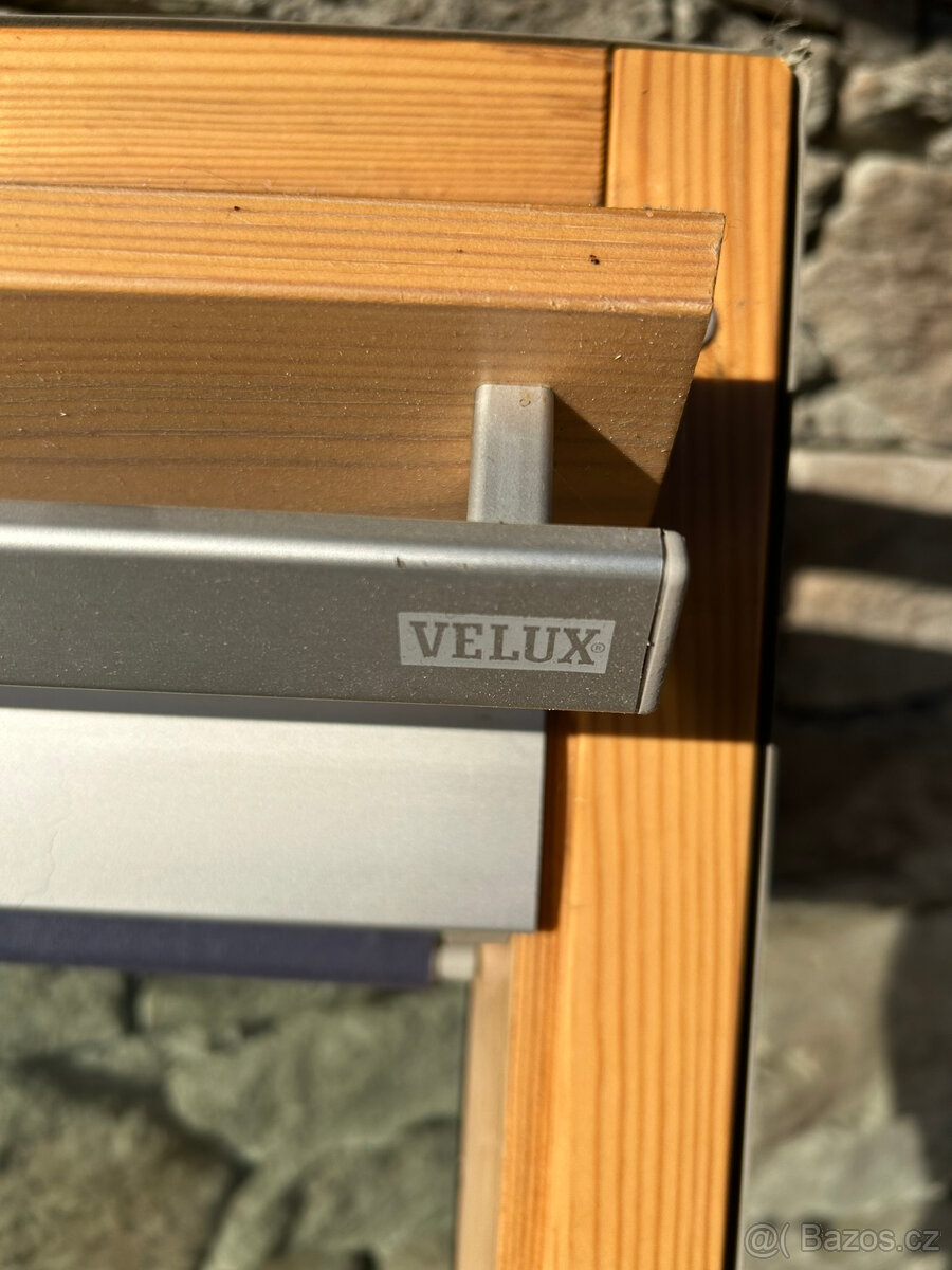 Prodám střešní okna Velux - 3