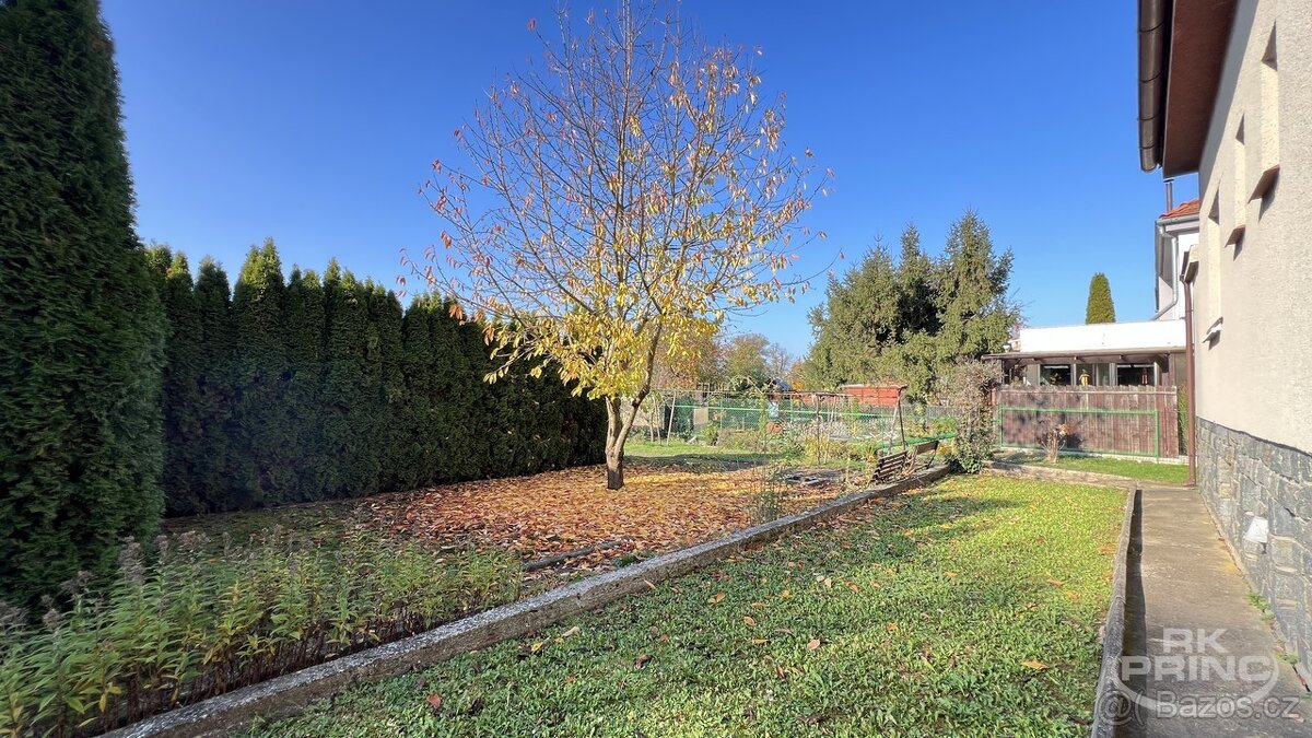 Rodinný dům 230 m2 o dispozici 2x bytová jednotka s garáží n - 3