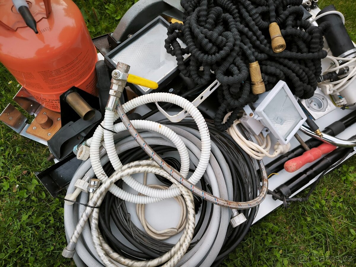 MIX z úklidu garáže, vše za 400 Kč - 3