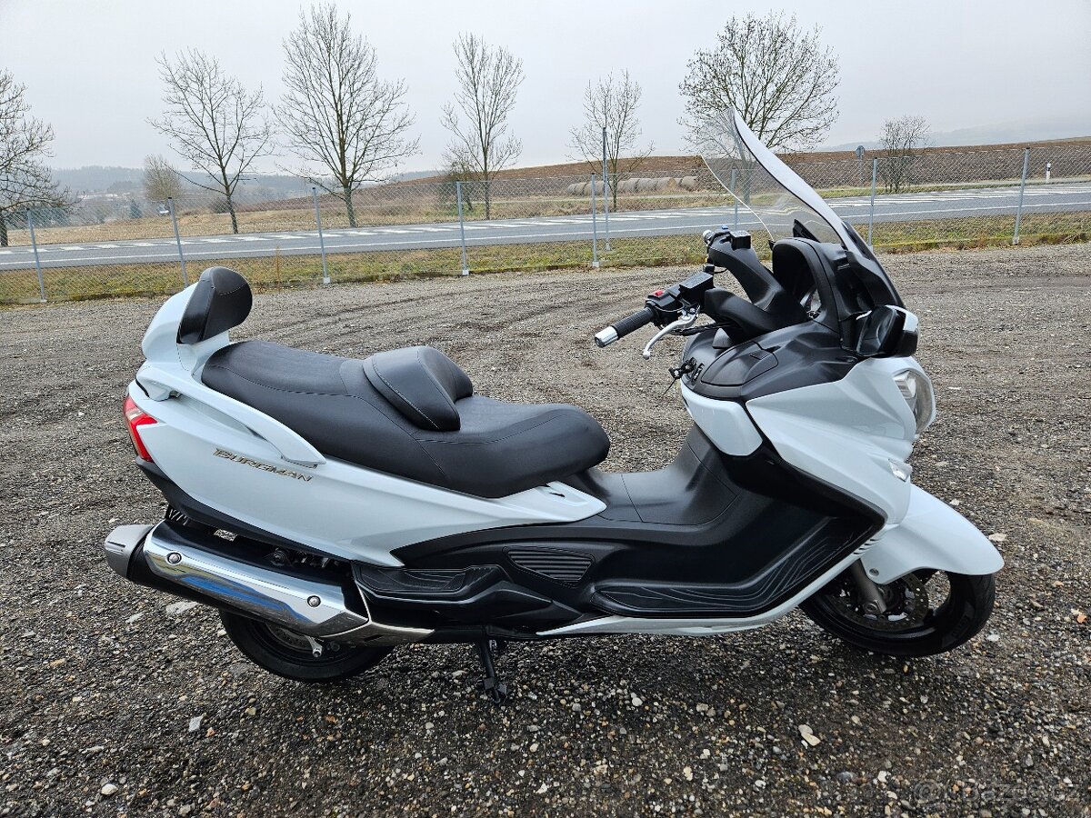 Suzuki Burgman 650 EXECUTIVE - NOVÝ MODEL EXECUTIVE - 3