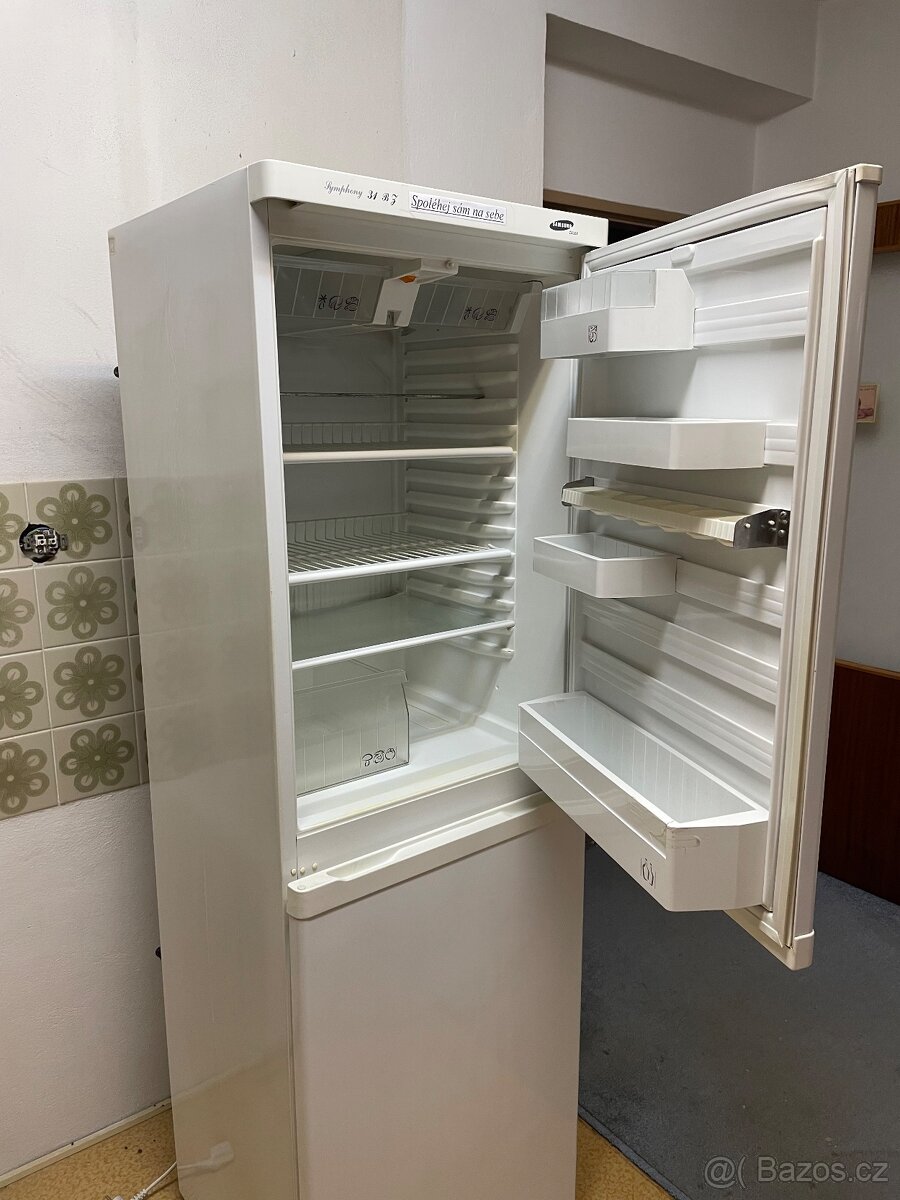 Starší lednice s mrazákem - 3
