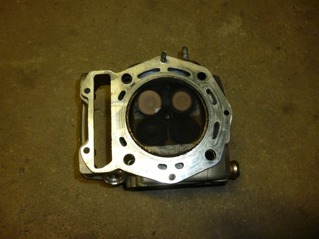 Aprilia Scarabeo 500. Hlava. Od 2003 - 3