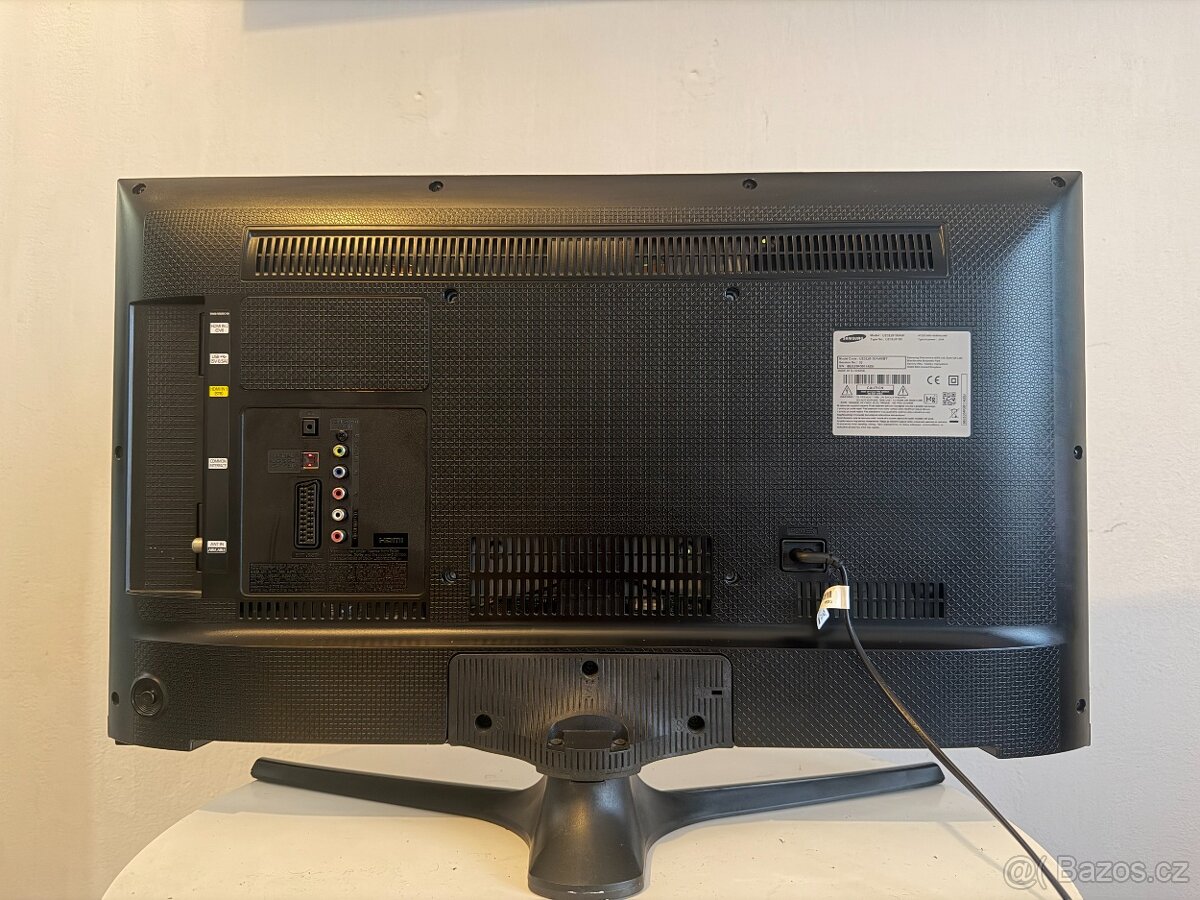 Samsung UE32J5100 Full HD 32 palců - 3