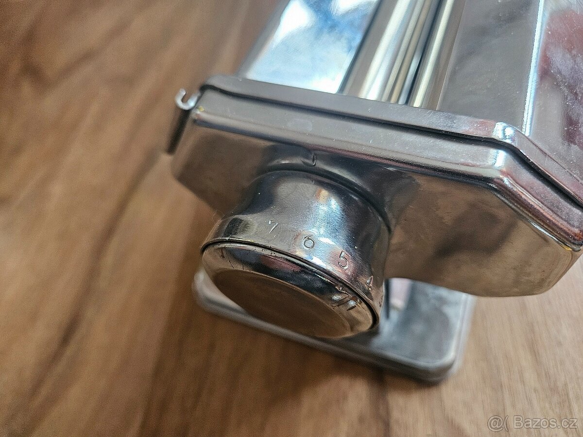 Výrobník nudlí ruční - 3