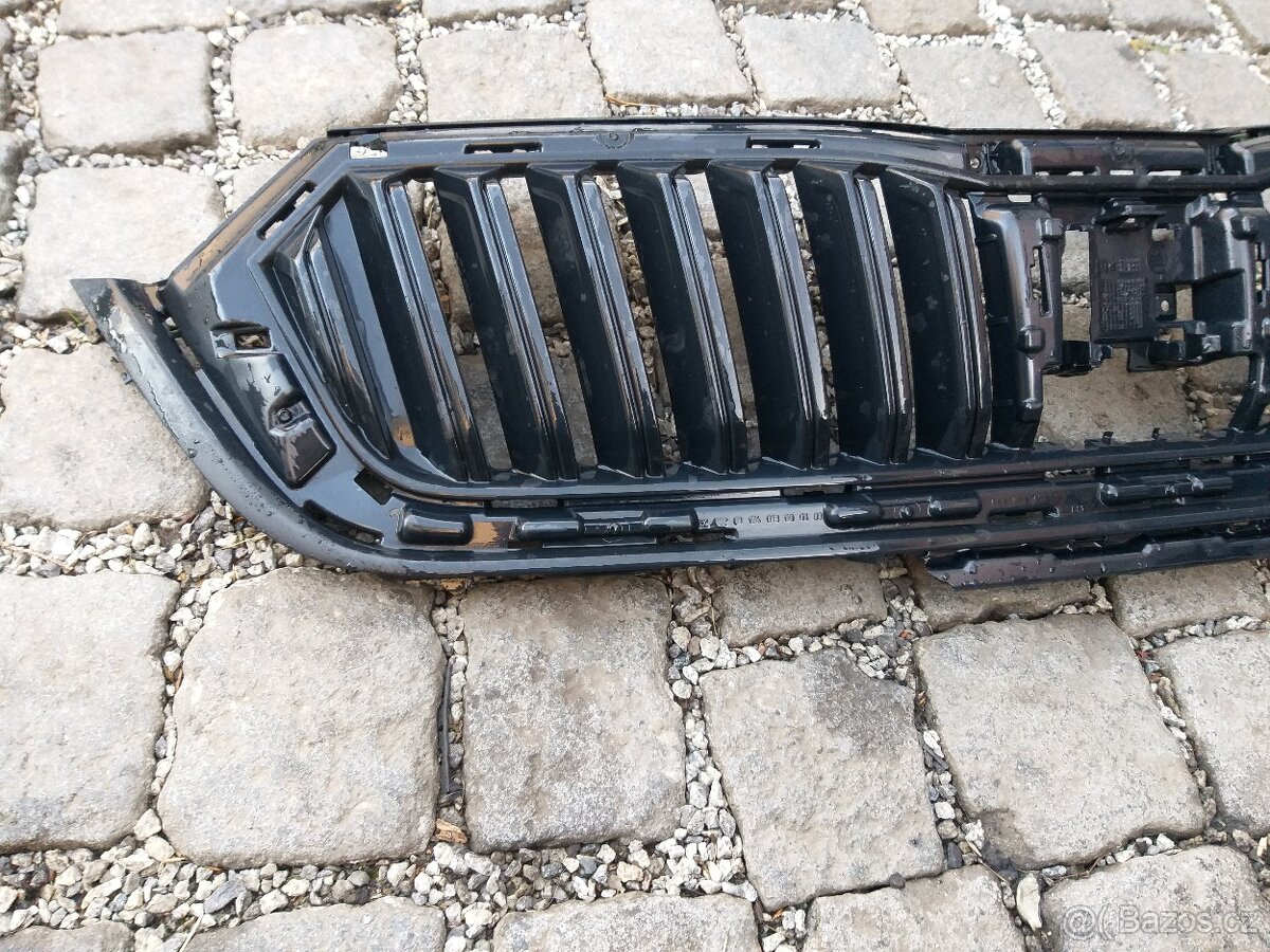 Škoda Octavia 4 maska - 3