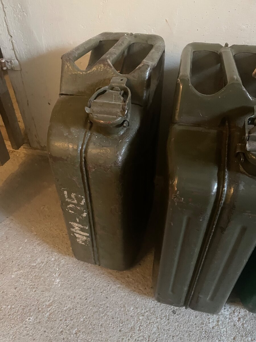 Plechový kanystr - 3