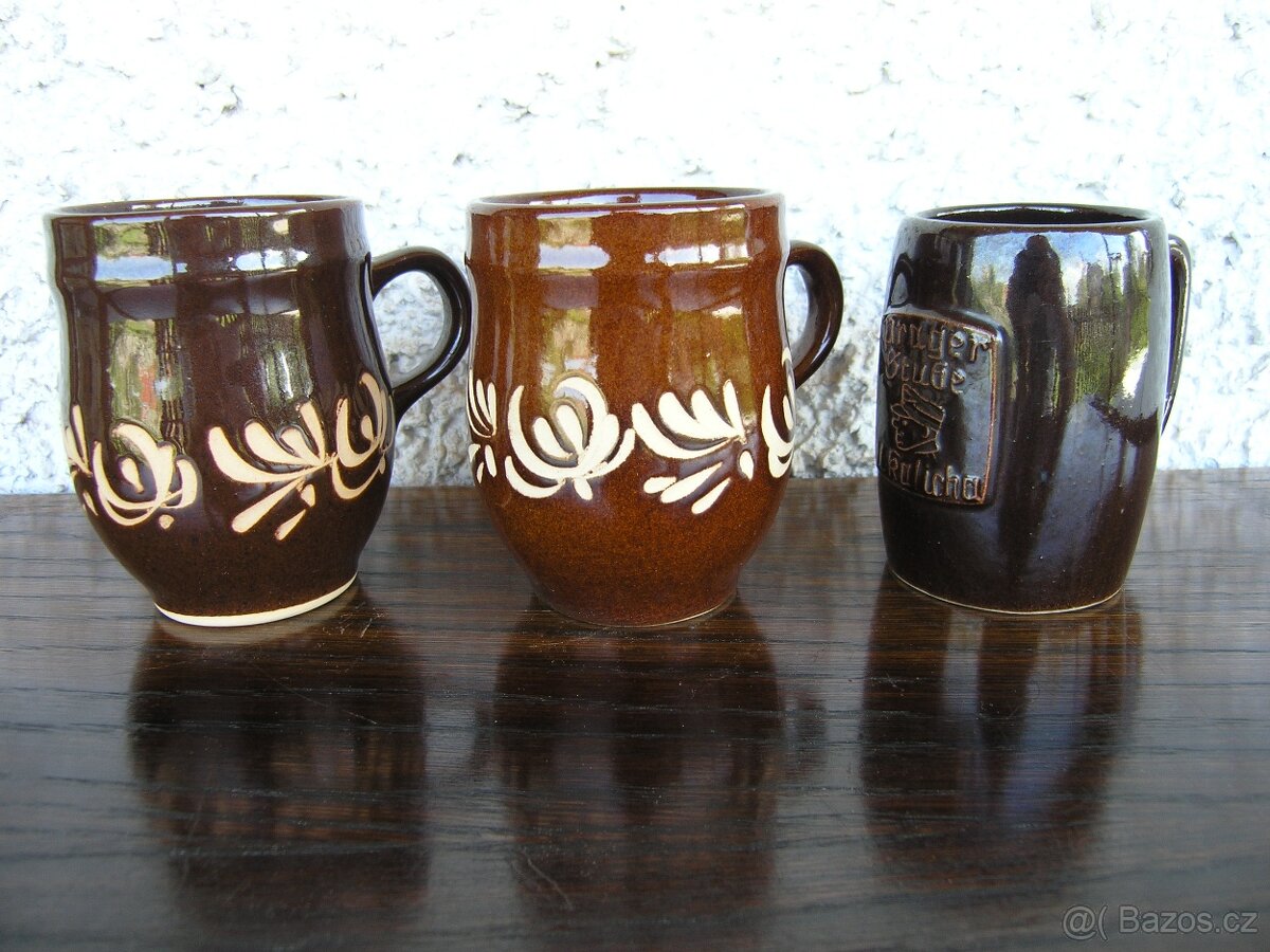 Keramická figurka, hrnky, váza a džbánky - 3