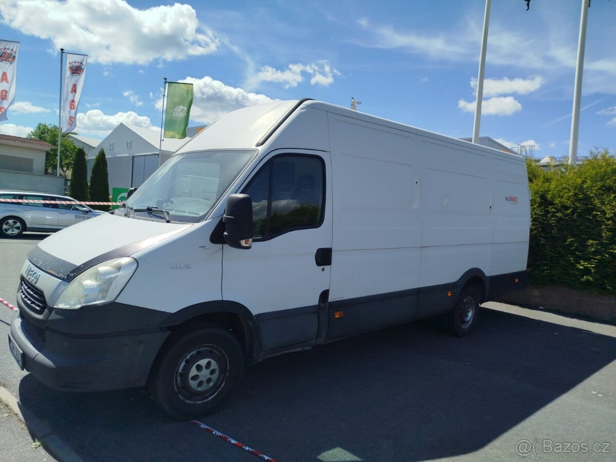 Prodám iveco daily 2012 2,3 93 kw a motor - 3