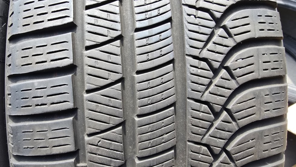 Zimní pneu 245/40/20 Pirelli - 3