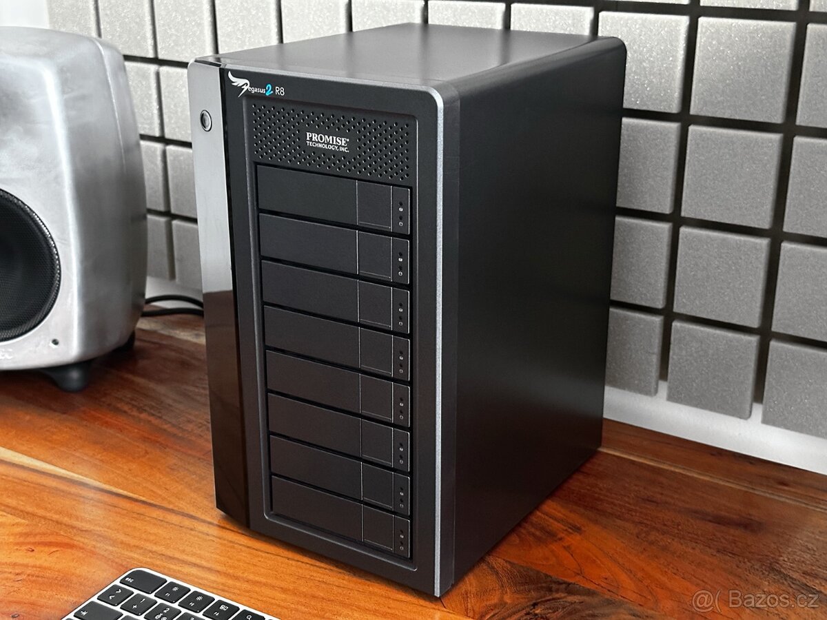 Promise Pegasus R8 16TB SSD - RAID 0,1,5,6,50,60 Thunderbolt - 3
